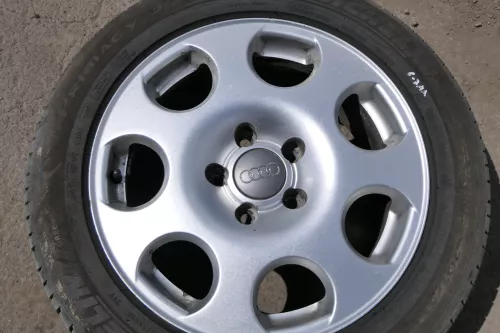 Audi A4 8E Alufelgen original 205/55 ZR16 91V 7j x16H2 ET43 8E0601025F Reifen (130407)