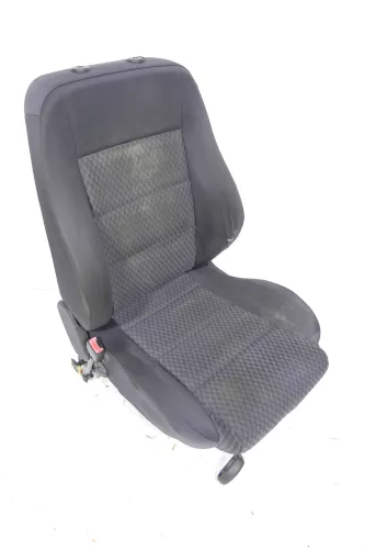 Audi A4 B5 Sitz Fahrersitz vorne links OhneAirbag höhenverstellbar elektrisch (130613)