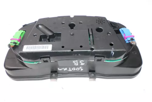 VW Passat 3B Tacho Tachometer Kombiinstrument 325.000km 3B0920822 Benziner (140274)