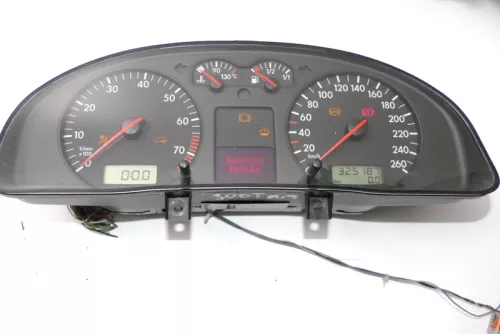 VW Passat 3B Tacho Tachometer Kombiinstrument 325.000km 3B0920822 Benziner (140274)