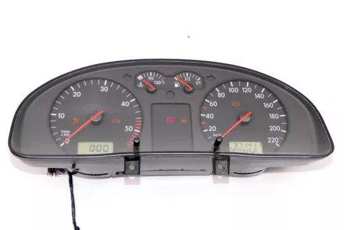 VW Passat 3B Tacho Tachometer Kombiinstrument 371.000km 3B1919860C 1,9 TDI