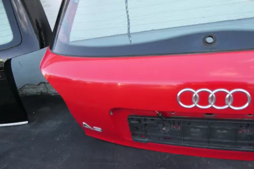 Audi A3 8L bis cBj. ca1999 Heckklappe Kofferraumklappe Klappe hinten rot LY3H la (140561)
