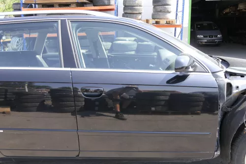 Audi A4 B7 8E Tür vorne rechts schwarz LY9B Kombi+Limo + Rahmen