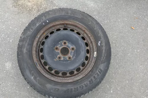 Audi A4 B5 A6 4B Passat 3BG Felgen Reifen Winterreifen M+S 195/65 R15 91T 4-5mm (141723)