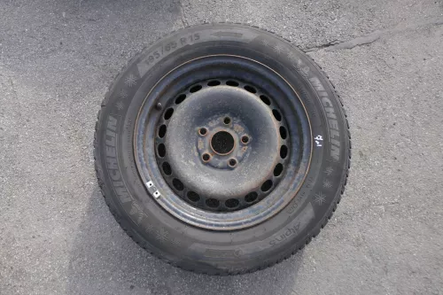 4x Audi A4 8E B6 195/65 R15 91T Winterreifen M+S Reifen 6,5jx15 ET3 ca.7mm (141745)