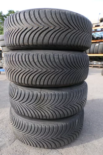 4x Audi A4 8E B6 195/65 R15 91T Winterreifen M+S Reifen 6,5jx15 ET3 ca.7mm (141745)