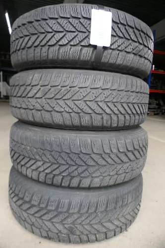 Audi A4 B5 A6 4B Passat 3BG Felgen Reifen Winterreifen M+S 185/65 R15 88T  4-6mm (141759)