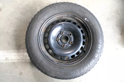 VW Golf 6 Caddy 2K 195/65 R15 91T Winterreifen M+S Felgen Reifen M&S ca. 6mm (141773)