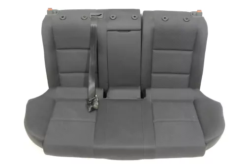 Audi A4 B6 B7 8E Sitz Rückbank Rücksitzbank hinten 3-Punkt-Gurt schwarz Armlehne