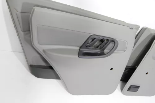 VW Polo Kombi ab Bj.2000 Türverkleidung Verkleidung Tür vorne links hinten Facel (141897)