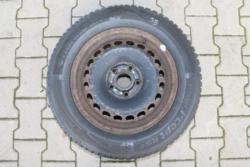 Skoda Superb 3U Passat 3BG Felgen Reifen Winterreifen M+S 195/65 R15 91T 6-7mm (142253)