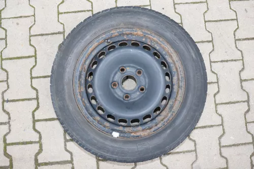 Audi A4 B5 A6 4B Passat 3BG Felgen Reifen Winterreifen M+S 185/65 R15 88T  3-6mm (142268)