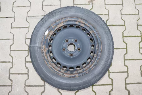 Audi A4 B5 A6 4B Passat 3BG Felgen Reifen Winterreifen M+S 185/65 R15 88T  3-6mm (142268)