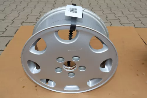 1x Audi A4 A6 Alufelge original 8D0601025F 6j x16H2 ET45 (142293)