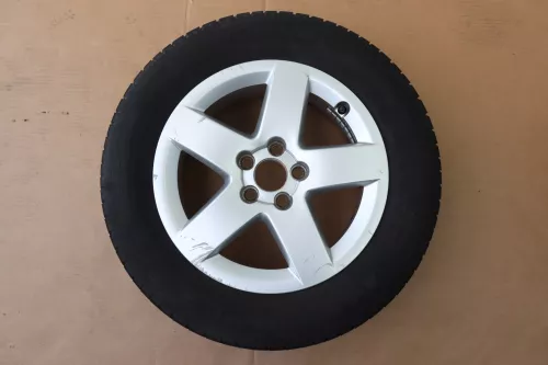 Audi A3 8L Alufelgen Reifen Felgen 195/65 R15 Sommerreifen 8L0601025P 3-4mm (142569)