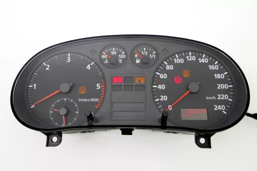 Audi A3 8L Tacho Tachometer Kombiinstrument 8L0919860 181.000km TDI Diesel