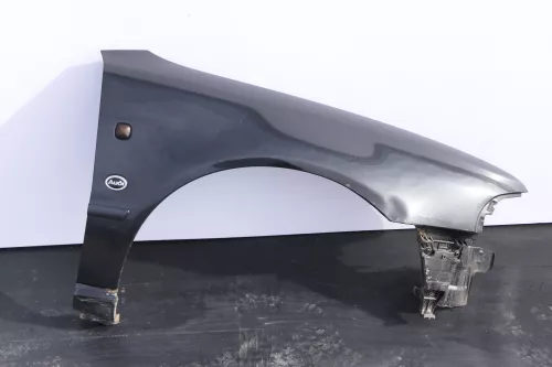 Audi A4 B5 (bis caMitte1999 Bild vergleic) Kotflügel vorne rechts schwarz LZ9U K