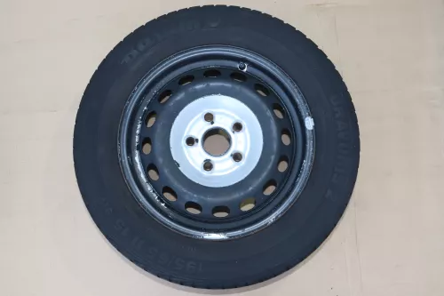 VW Golf Touran Sommerreifen Reifen Felgen 195/65 R15 91H Caddy    4-8mm (144444)