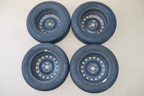 VW Golf Touran Sommerreifen Reifen Felgen 195/65 R15 91H Caddy    4-8mm (144444)