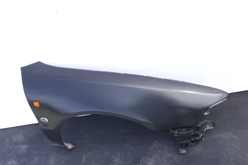 Audi A4 B5 (bis caMitte1999 Bild vergleic) Kotflügel vorne rechts schwarz matt (144663)