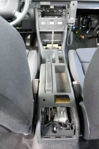 Audi A4 8E B6 B7 Mitteltunnel hinten Verkleidung um Handbremse Konsole schwarz C (144884)