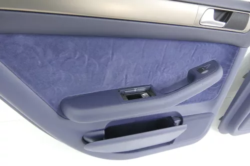 Audi A6 4B Türverkleidung Verkleidung Tür hinten links + rechts blau Velour (144888)