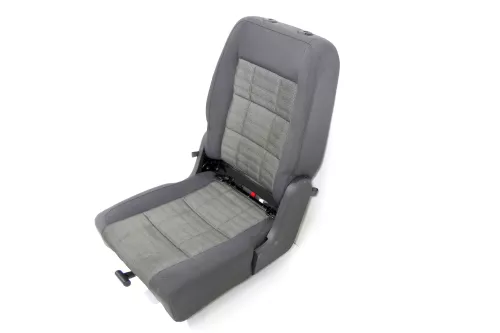 VW Touran Sitz hinten rechts (hinter Beifahrersitz) Rücksitz anthrazit Isofix 74 (144974)