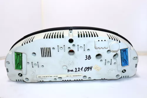 VW Passat 3B Tacho Tachometer Kombiinstrument 221.000km 09051969901 1,6 74kw AHL (145144)