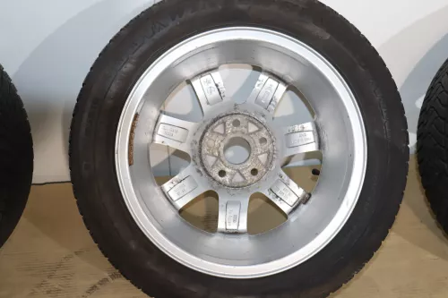 Audi A6 4F Alufelgen Reifen 225/55 R16 91H Felgen Winterreifen 4F0071496 2-5mm (145351)