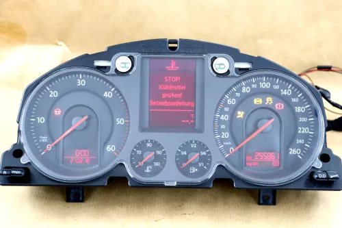 VW Passat 3C Tacho Tachometer 255.000km 3C0920870Q Diesel TDI (145468)