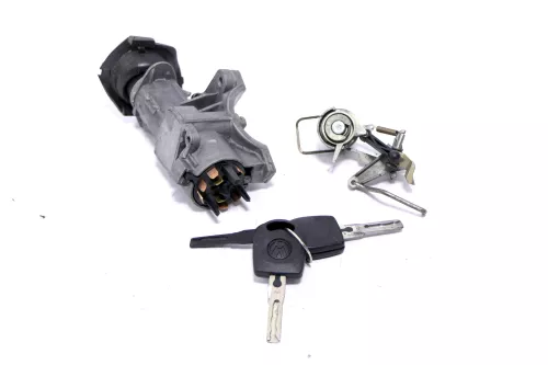 VW Golf 4 Bora Zündschloß mit 2x Schlüssel und Heckschloß Schloß Heckklappe (145892)