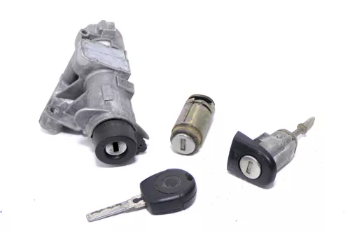 Skoda Octavia 1U Schloßsystem Türschloß Heckschloß Schlüssel Schloß Zündschloß