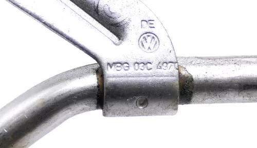 VW Passat Golf Öldruckleitung Leitung Öl Druckleitung Ölrohr 03C145735C CDGA Erd (146002)