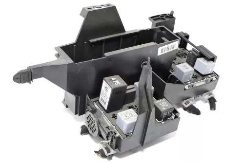 VW Touareg 7L Sicherungskasten 7L0937535B Zentralelektrik Relaisträger (146965)