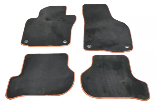 4x Original VW Golf 5 und Plus 5M Fußmatten Fußmatte vorne links rechts hinten