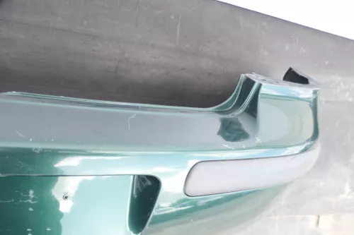 VW Golf 4 Limousine Stoßstange hinten Heckstoßstange Stoßfänger grün LC6M bright (147313)