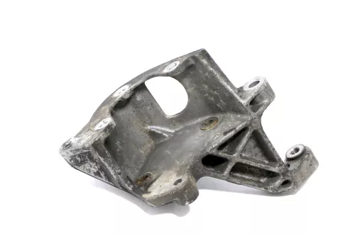 VW Passat 3B Golf 4 Halter Konsole für Klimakompressor Träger 028145523B