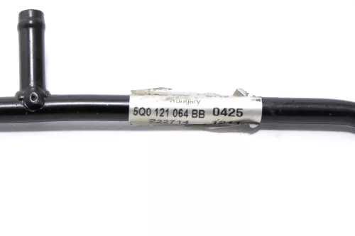 Audi Q7 4L Kühlrohr Rohr Leitung 5Q0121064BB Wasserschlauch Wasserrohr (147390)