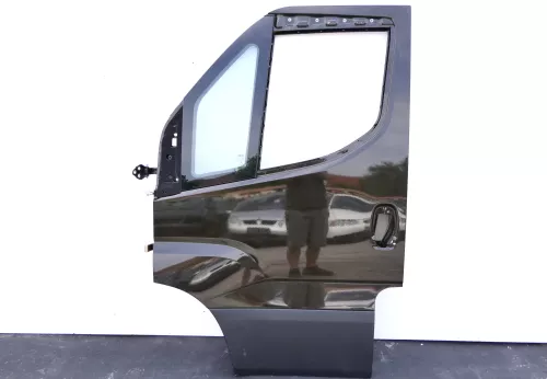 Iveco Daily 6 VI 7 VII Tür vorne links Fahrertür braun (UPS braun) ab 2015 Daily
