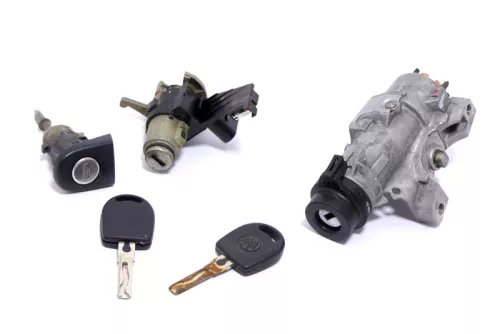 VW Polo 9N 9N3 Schloßsystem 1x Tür Heckschloß 2x Schlüssel Schloß Zündschloß