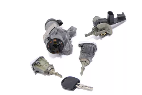 VW Polo 9N 9N3 Schloßsystem 2x Tür Heckschloß 1x Schlüssel Schloß Zündschloß (148300)