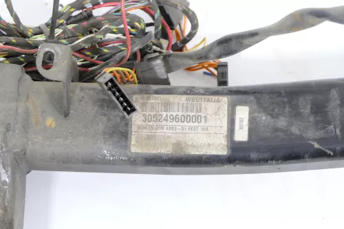 Audi A6 4B feste starr starre Anhängerkupplung Anhängekupplung Kabelbaum Westfal (148521)