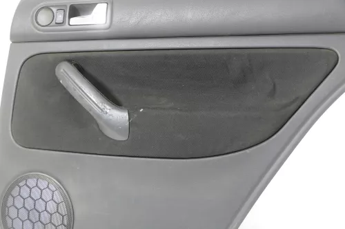 1x VW Golf 4 1J Limousine Türverkleidung Verkleidung Tür hinten rechts Griff (148779)