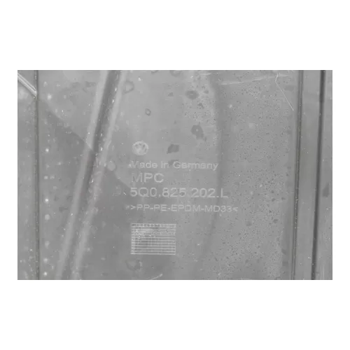 Q2 Unterbodenverkleidung Verkleidung rechts unten Abdeckung 5Q0825202L NEU ORIGI (149420)