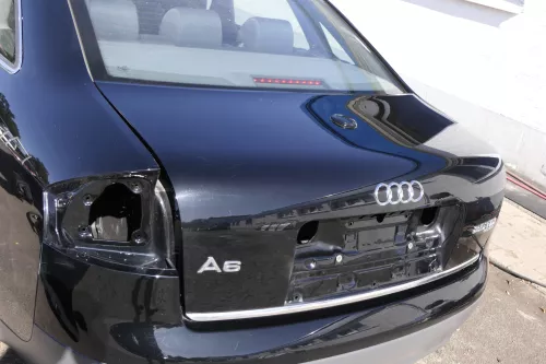 Audi A6 4B Limousine Kofferraumklappe hinten Heckklappe Deckel LY9B schwarz (150167)