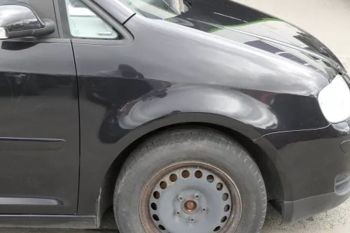 VW Touran 1T Kotflügel vorne rechts schwarz LC9Z blackm 1T0821022A ca.2003-2006