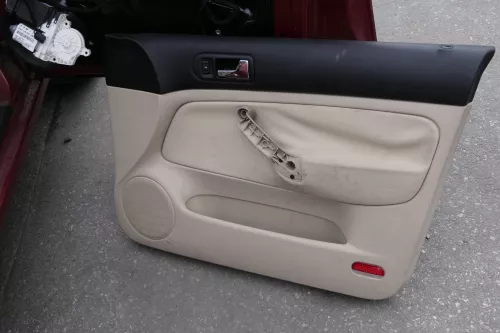 VW Golf 4 Limousine Türverkleidung Verkleidung Tür vorne hinten links hellbeige (150427)