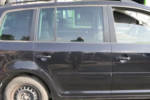 VW Touran 1T 1T3 Tür hinten rechts schwarz LC9X deepblack mit Scheibe black xx