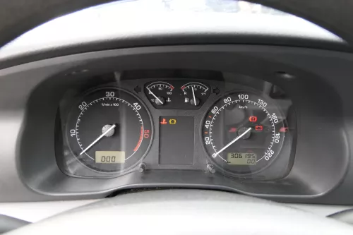 Skoda Octavia 1U Tacho Tachometer Kombiinstrument 1U0920810F  306.000km TDI