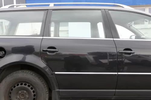 VW Passat 3B 3BG Kombi Variant Tür hinten rechts schwarz LC9Z blackmagic metall